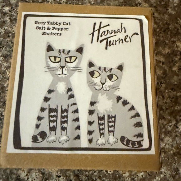 Cat Salt and Pepper Shakers - Black and White - Picture 3 of 3